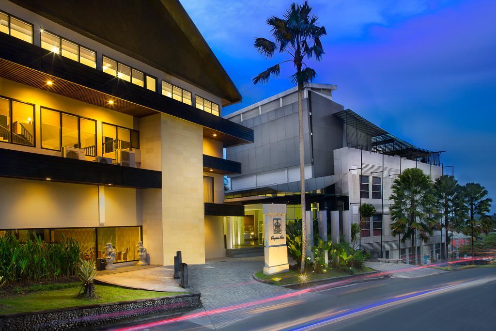 Grand Kecubung Hotel Pangkalan Bun Exterior photo